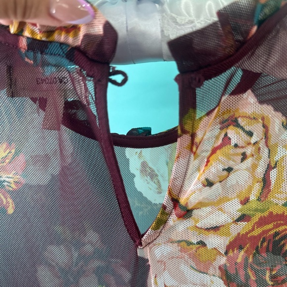 Floral Montez see-through dress in BURGUNDY - Picture 3 of 3